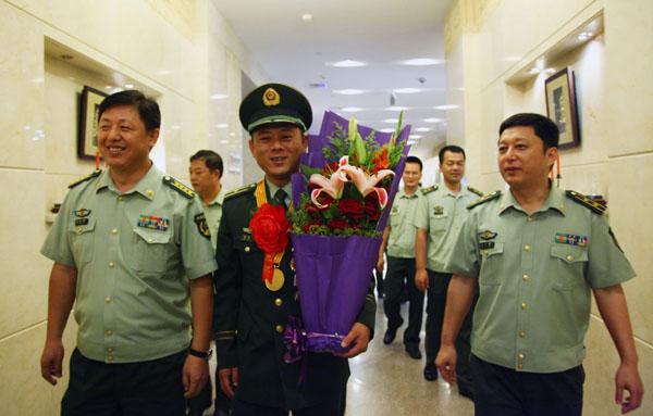 海南公安边防总队文昌边防支队锦山边防派出所代理所长钱世恒载誉归来