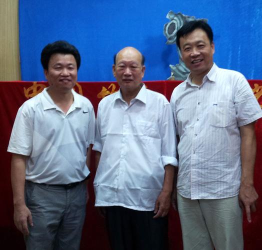 小学中学高级教师,福建漳州实验小学蔡志雄老师)