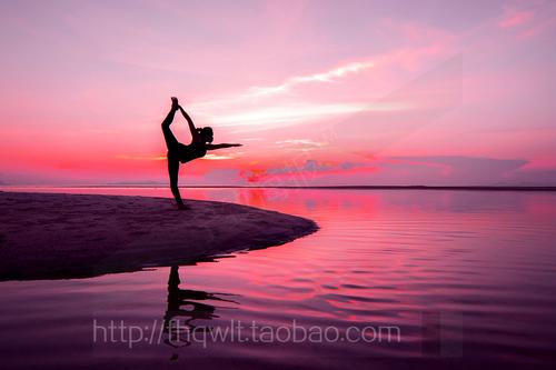 瑜伽馆身材唯美夕阳宣传挂画图片健美体写真高清2019