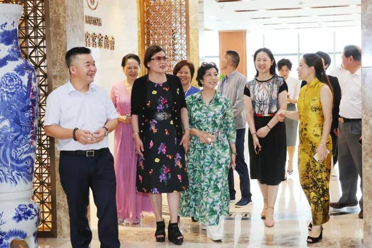 温纯青会长热情接待广东省女企业家商会一行