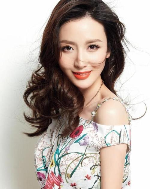 中国第一性感环球小姐—张萌「美图」