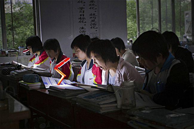 15岁初中生课堂猝死熬夜这件事中国学生天下第一