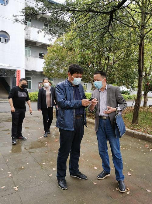 又见茶花开——县教育局领导莅临三溪中学检查指导工作
