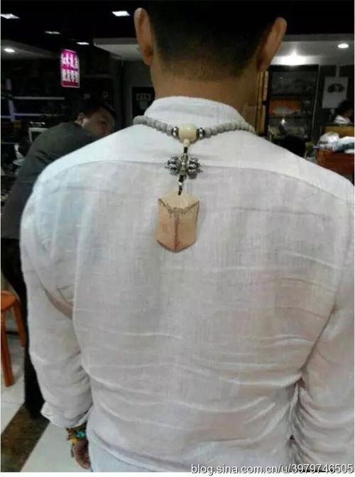 (2017-04-07 15:36:30) 转载 ▼ 标签: 三界牌 文玩杂项 鹿骨 收藏