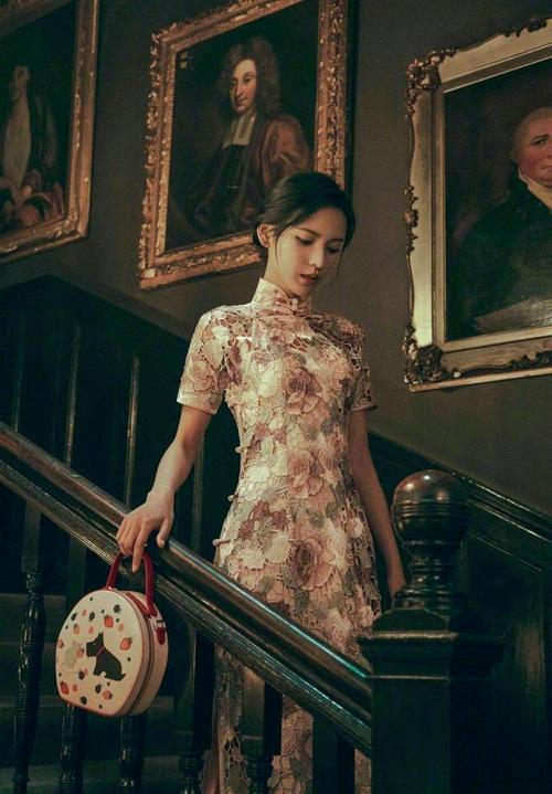 张予曦旗袍造型,复古优雅,身材和颜值满分!