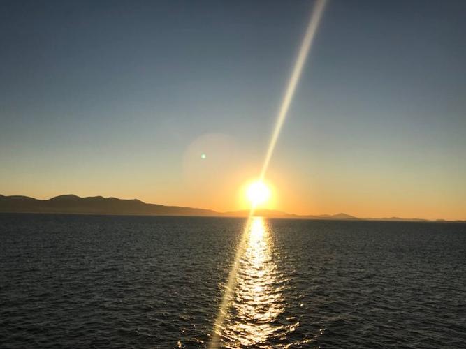爱琴海上冉冉升起的太阳