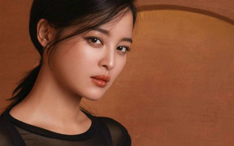 辛芷蕾通稿多! 张嘉倪自抬咖位! 于朦胧私下性格!