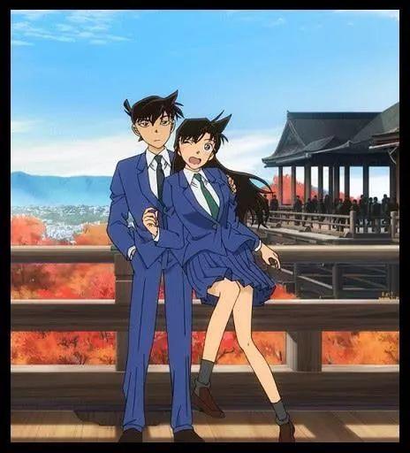 于是,当园子在修学旅游时及时推害羞的小兰一把,拍下"新兰合照"的珍贵