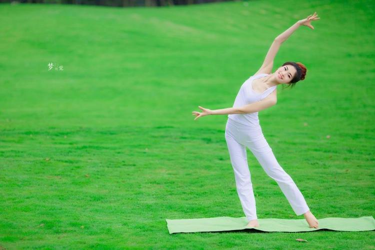 瑜伽美图片大全 (第1页)