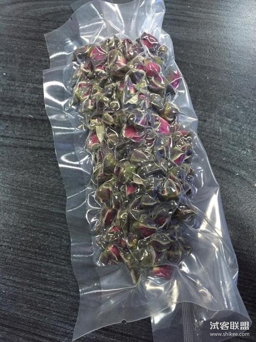 试用报告详情页 试用过程与体验 玫瑰花是真空包装的,很卫生,全部金边