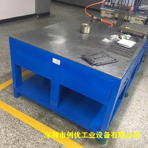 a 组装式钳工台_钢材焊接钳工桌_重型虎钳操作台