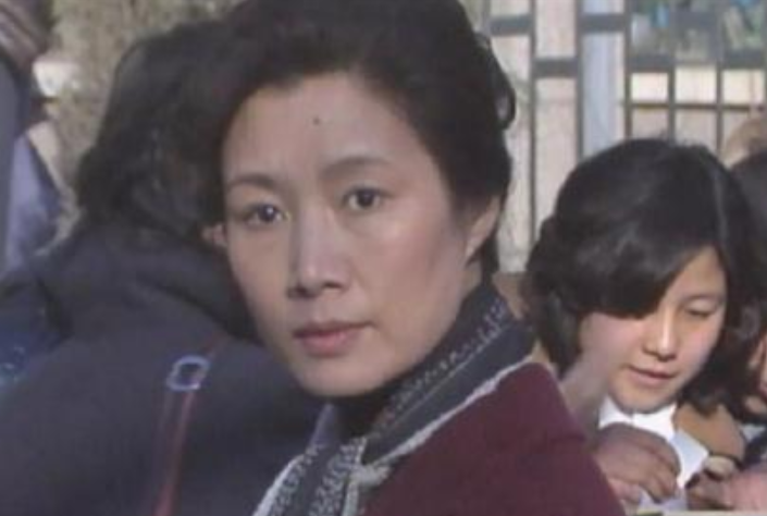 吕中四十七岁的那年,她终于迎来了人生的第一部电视剧——《便衣警察