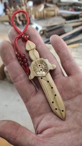 纯手工桃雕刻桃木剑_雕刻_桃木剑_兴趣爱好_手工