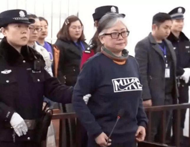 孙小果案再曝光:恶魔背后的女人,告诉你溺爱有多残忍