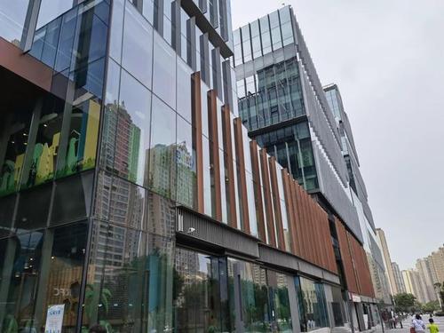 儿童节来西安曲江创意谷,美味小龙虾太火爆,刚开门就排队