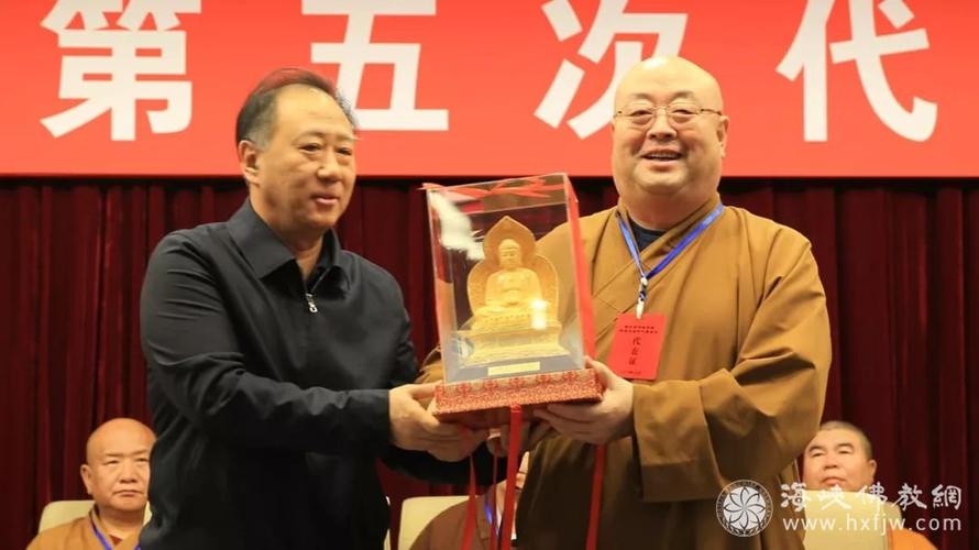 中国佛教协会副秘书长刘宇赠送贺礼