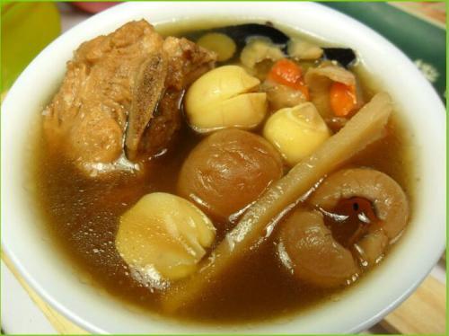 西洋参可以和桂圆同吃吗