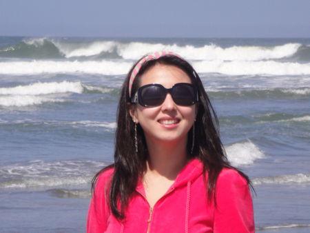 张舒扬   出生于生日: 1981-9-27 她毕业于中国