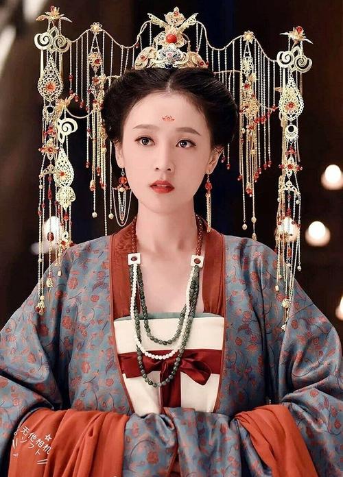 古装剧9款华丽浮夸的头饰赵丽颖张钧宁美成经典