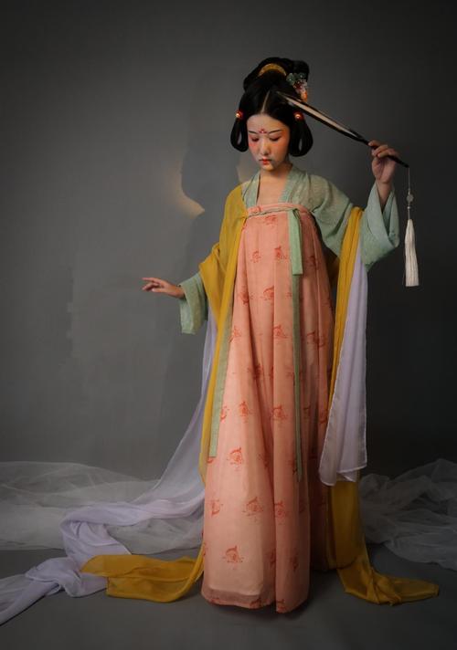 四套复原款唐制汉服,配色端庄又典雅,带你领略大唐盛世!