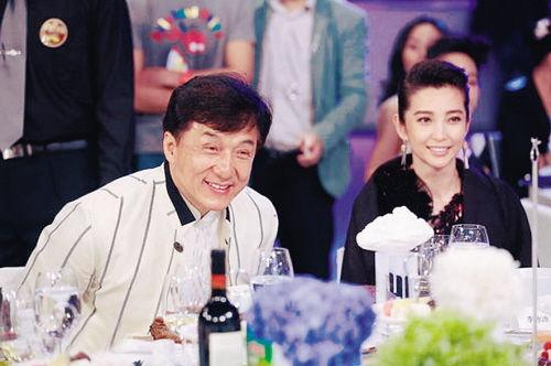 成龙,李冰冰相见有"礼"