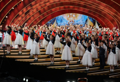 天使童声合唱团翻唱《你好,李焕英》插曲《萱草花》,天籁治愈童声传递