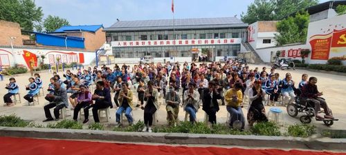 县文明办副主任谭宁亚;城郊乡党委副书记,乡长张婀娜
