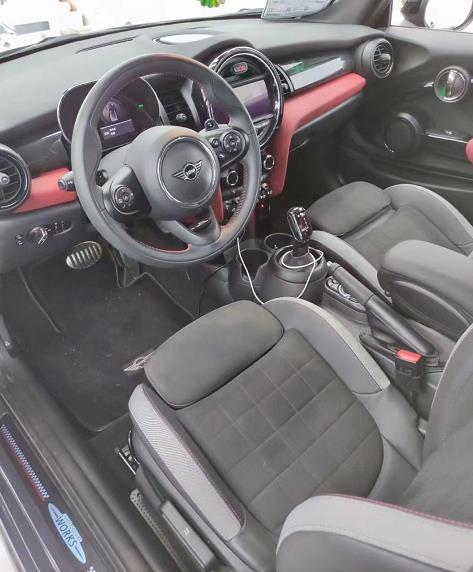 体验宝马mini,高配2.0t,但内饰配置真心低