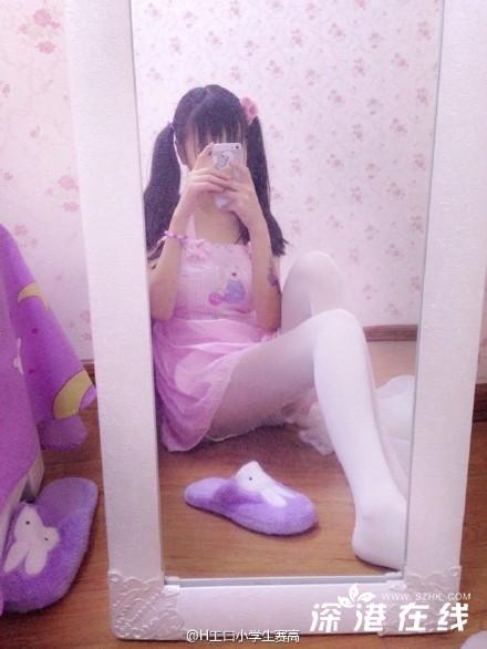 00后小学生晒性感自拍照半脱内裤风骚无比(图文)