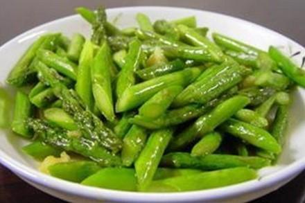 原创美食优选:青椒炒猪脆骨,清炒芦笋,南乳排骨的做法