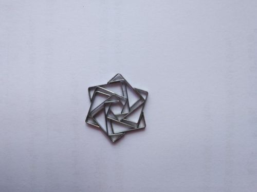 手工作品——订书针扣花