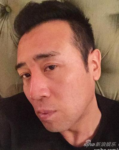 于和伟晒纯天然无p自拍 自嘲像怪叔叔