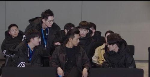亲爱的热爱的:kk战队迎强援!曾经队友加盟,韩商言夺冠