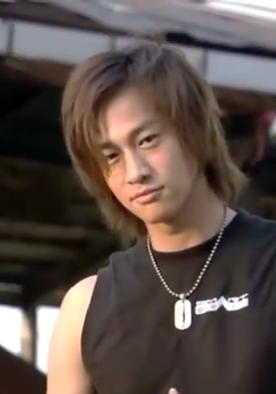 leo(レオ)  演员何润东  村上社长的部下,外国人,假面骑士psyga的变身