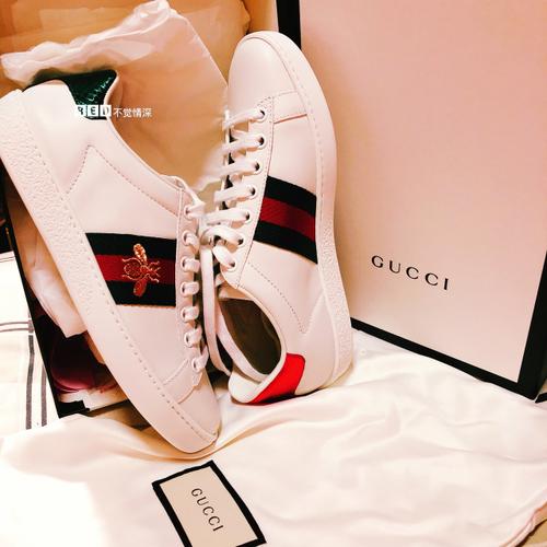 gucci蜜蜂刺绣平底小白鞋经典款红绿尾美到哭泣