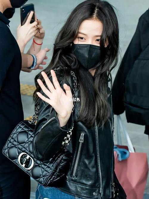 jisoo 仁川机场照_jisoo_金智秀_金智秀jisoo_娱乐_明星娱乐资讯
