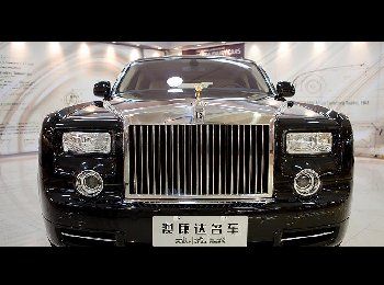 黑色劳斯莱斯幻影