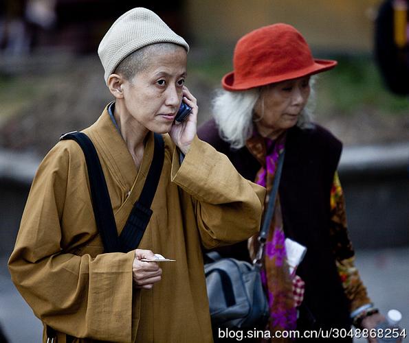 精神矍铄的女尼