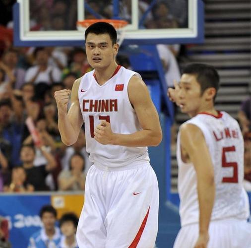 姚明是中国篮球的图腾人物,不仅是球技,更因为精神