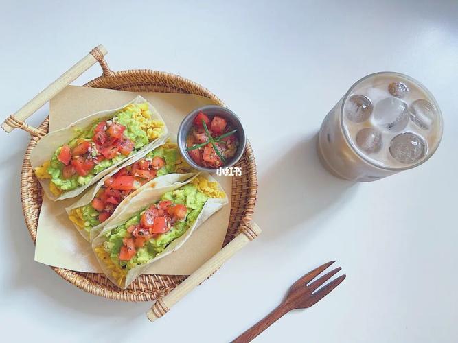 墨西哥taco_taco_减肥减脂_香草_番茄_橄榄油_卷饼_洋葱_减肥减脂吃