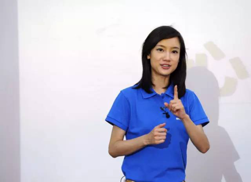 李杨薇梨花村里做评委 饺子包出"状元梦"