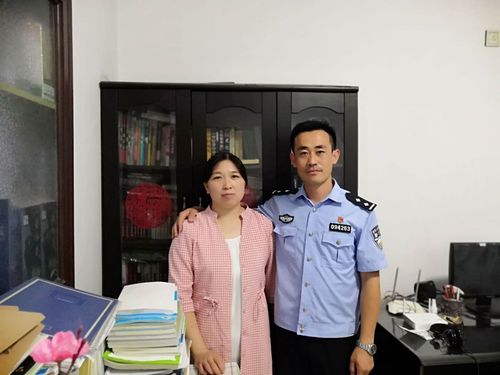 我是涡阳县公安局的一名民警,我的妻子是一名人民教师,今年我