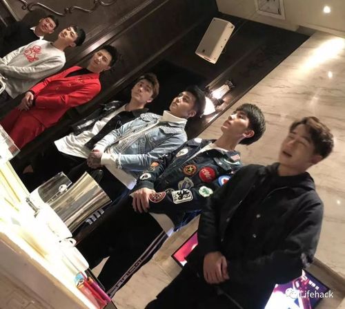 上海白马会所的男模们,你们把肌肉好好练练!