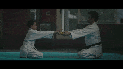 柔道中的过肩摔也是比较基础的动作,不过在练习过肩摔之前,需提前