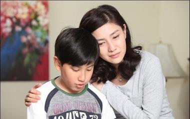 王校长最后答应给他了机会,王校长看完刘欢欢简历后,询