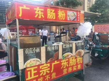 夫妻俩摆摊卖肠粉,利用"积分兑换策略",一年到手85万,你也行