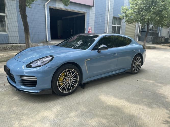 当中国瓷器蓝遇上保时捷帕拉梅拉