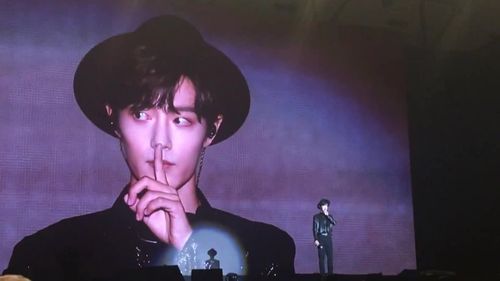 肖战上热搜的这个笑都见过那你知道他为何而笑吗我被甜死了