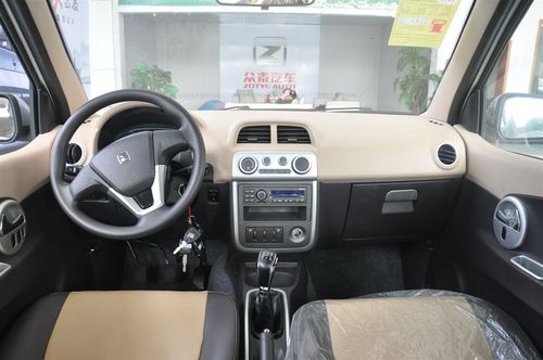 众泰t200完整内饰(中间)