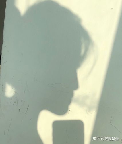 附上我的一张影子照哈哈哈哈哈哈